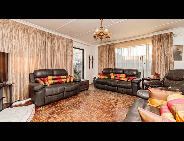 4 BEDROOM HOUSE FOR SALE IN RACEVIEW